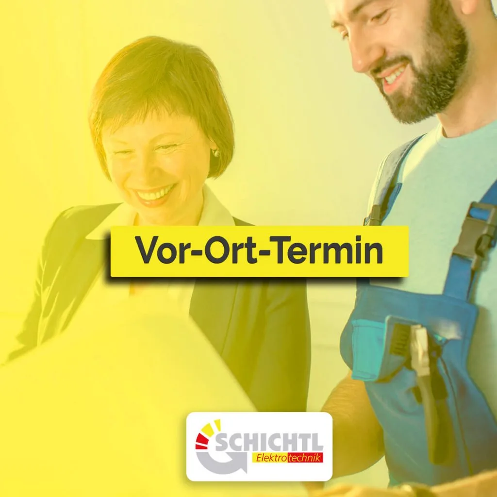 Vor-Ort-Termin: Elektriker bespricht die Planung mit dem Kunden